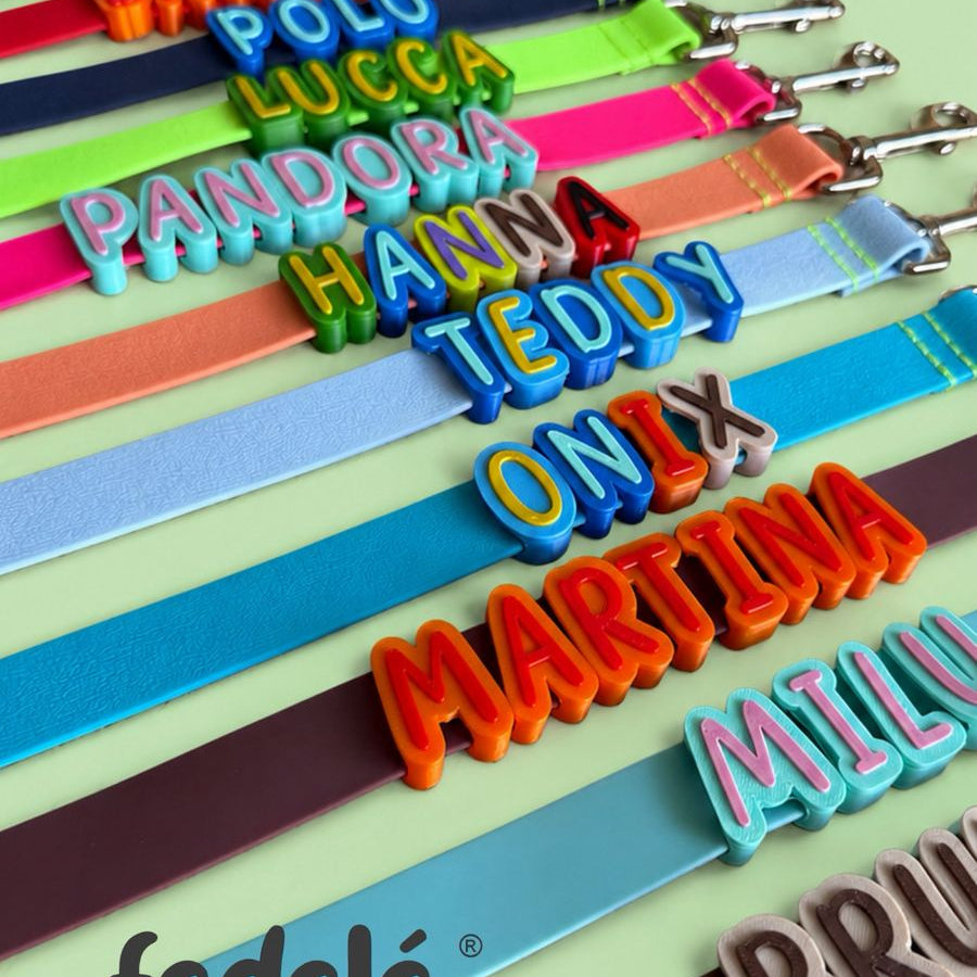 CORREA DE PASEO EN GOMA CON CHARMS PERSONALIZABLE